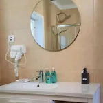 Smiling Places - In Labruge