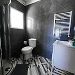 Smiling Places - In Labruge