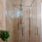 Smiling Places - In Labruge