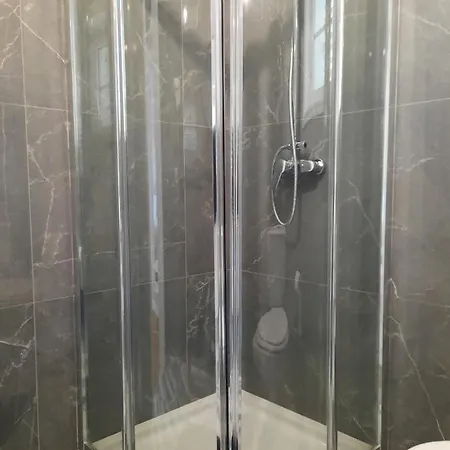 Smiling Places - In Couette-café 4*