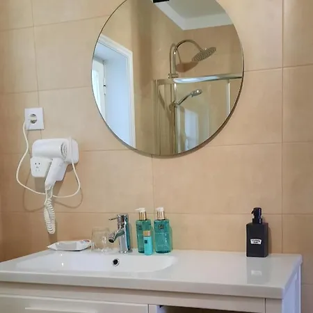 Smiling Places - In Labruge