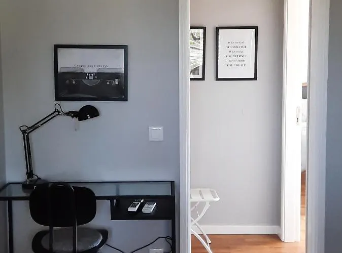 Smiling Places - In 4*