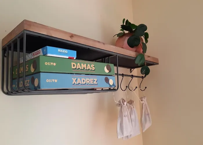 Smiling Places - In Labruge