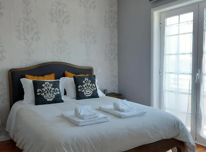 Smiling Places - In 4*