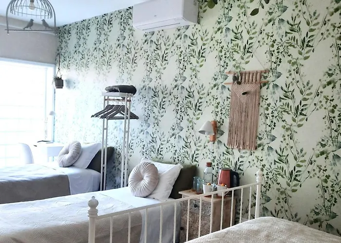 Bed & Breakfast Smiling Places - In Labruge