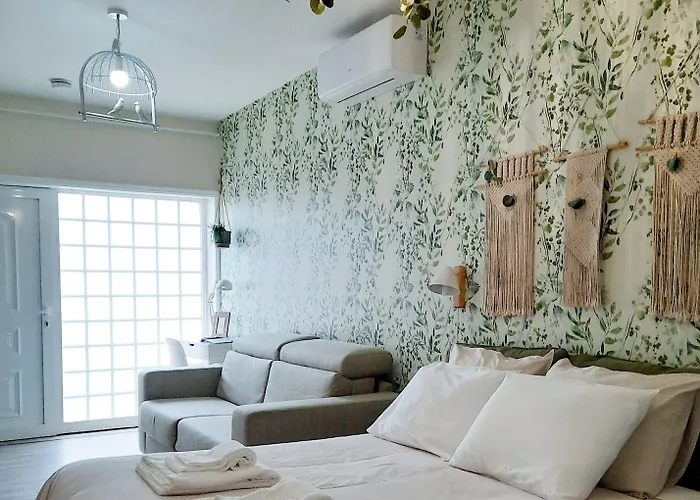 Bed & Breakfast Smiling Places - In Labruge